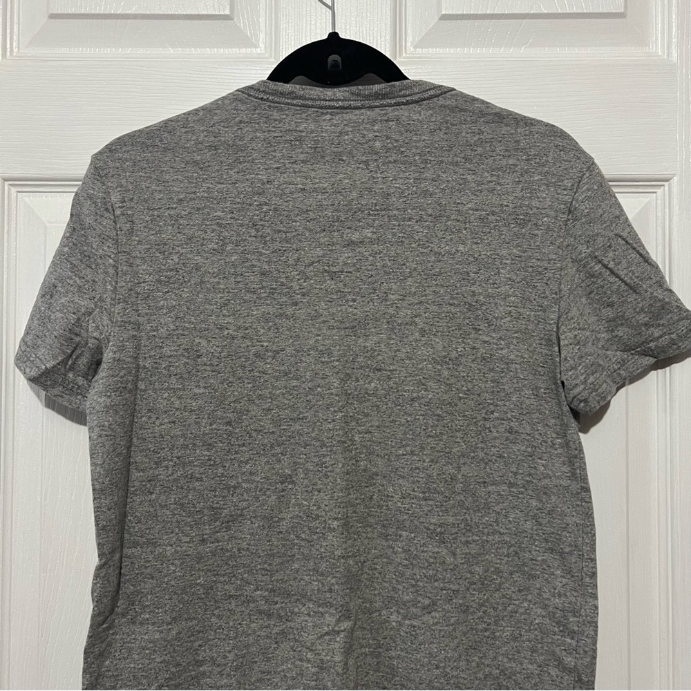 💗 American‎ Eagle Outfitters - Mens Heather Gray T-shirt - Picture 7 of 8